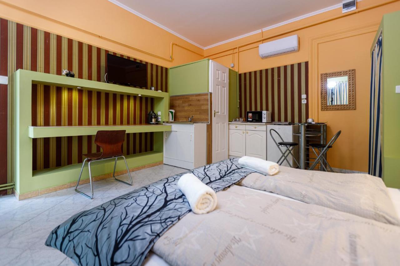 Central Apartman Gyula Buitenkant foto
