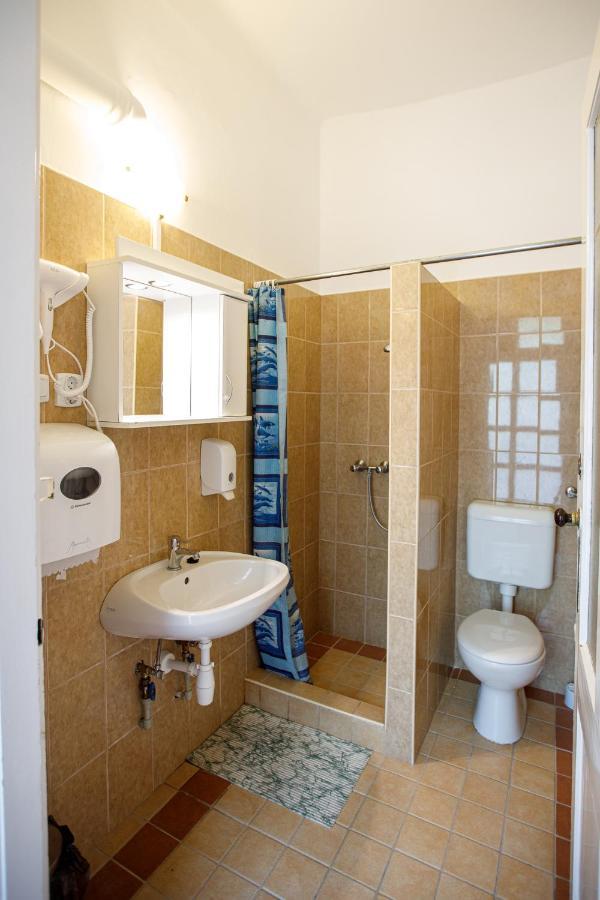 Central Apartman Gyula Buitenkant foto