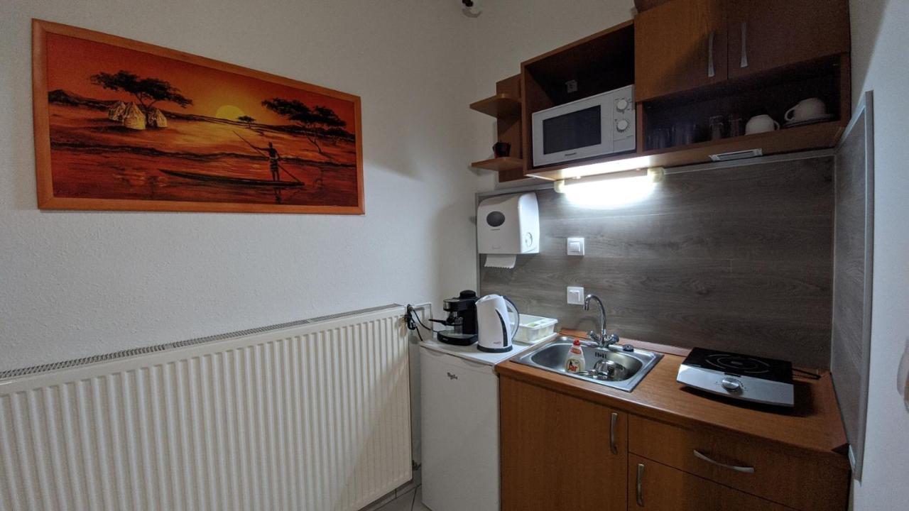 Central Apartman Gyula Buitenkant foto