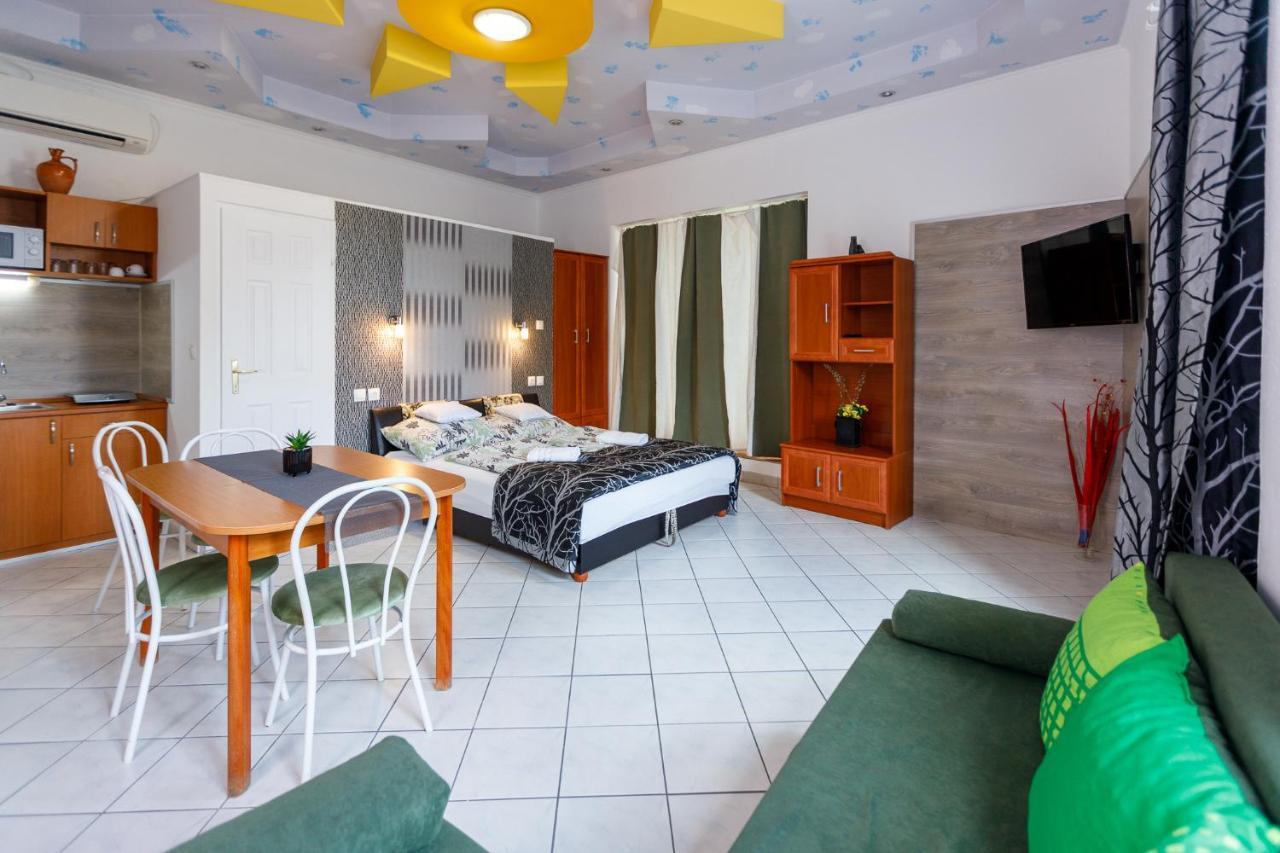 Central Apartman Gyula Buitenkant foto